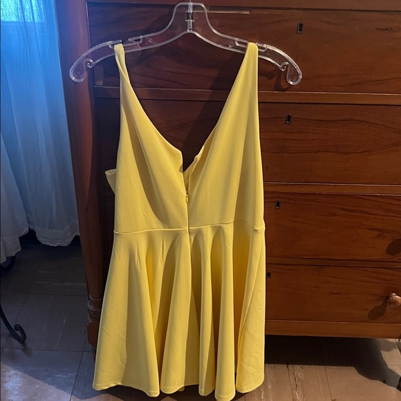 Lulus Yellow Sundress - Picture 4 of 4